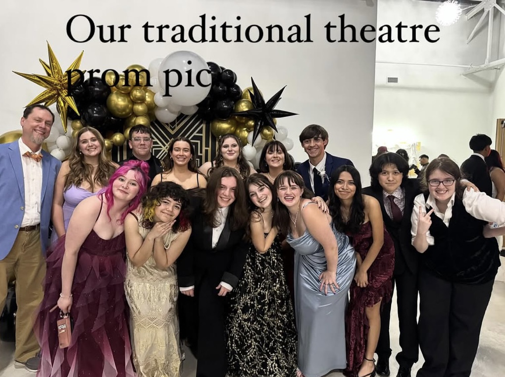 theater kids with G by balloons