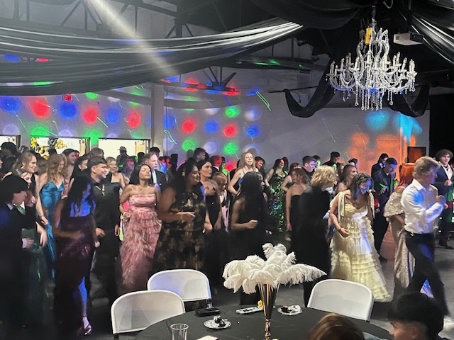 students on dancefloor 1