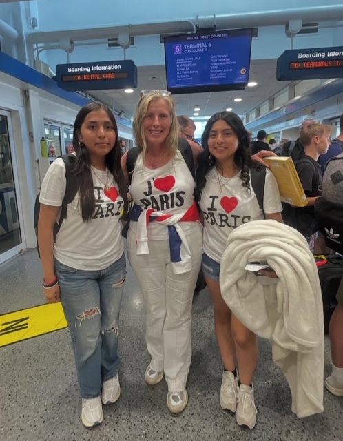 two girls with Dr. Galvagni and "I love Paris" shirts