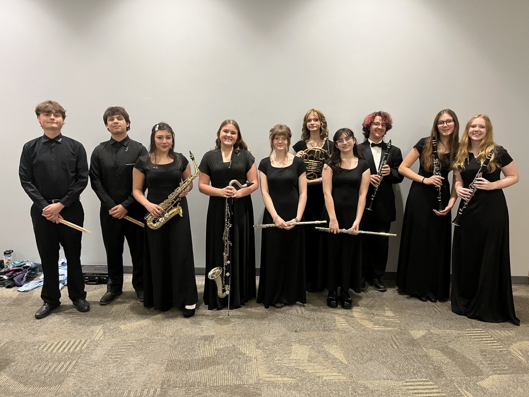 all-county EHHS band students lined up