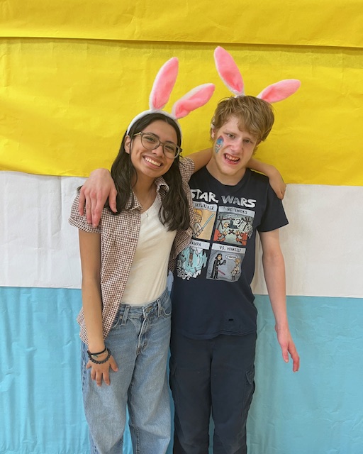 Jade and Phoenix, arm in arm