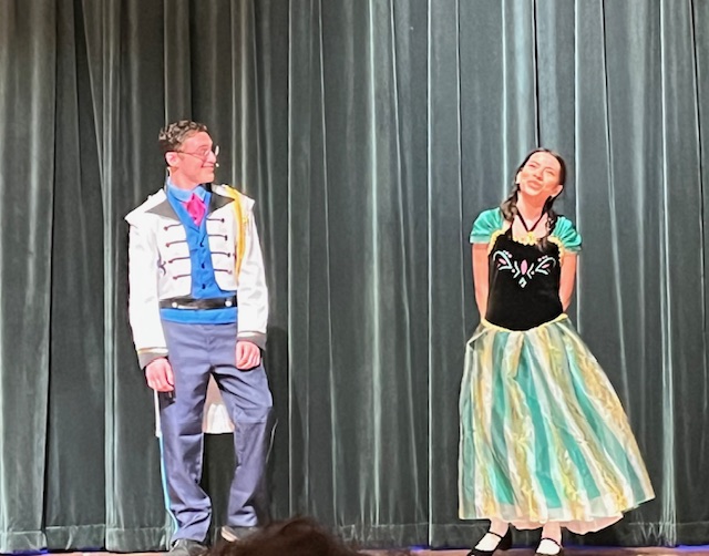 Hans and Anna on stage