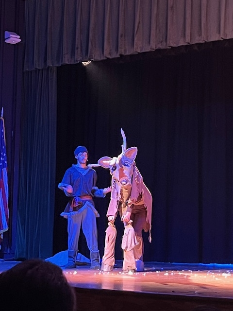 Kristoff and Sven on stage