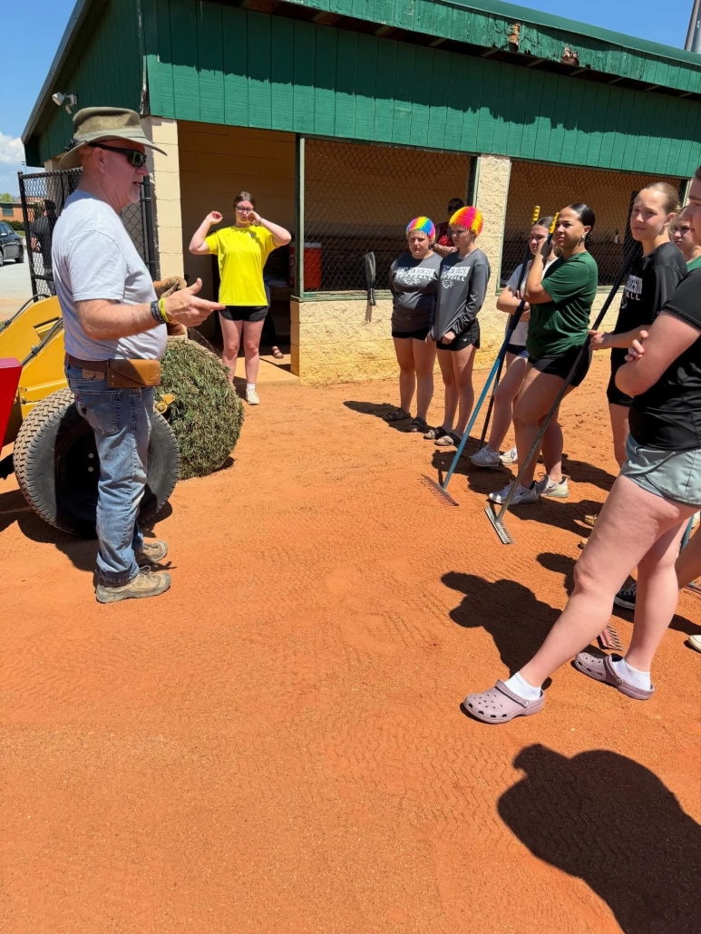 sod expert teaching the girls