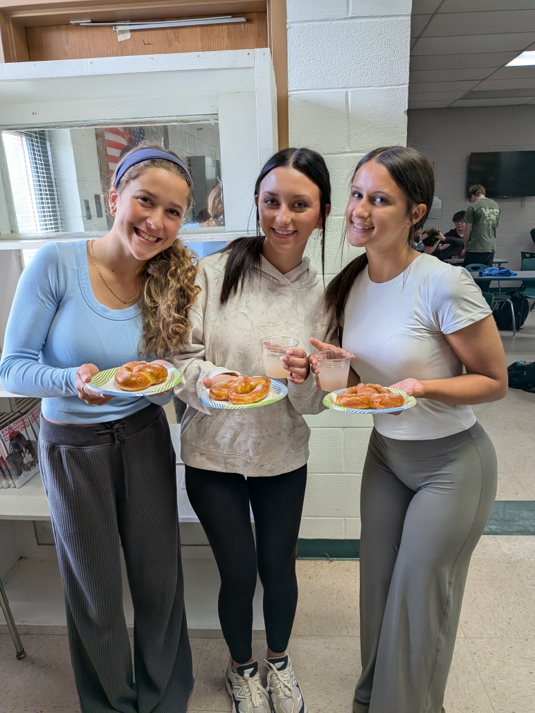 Mia, Alyssa & Emma with plates of pretzels