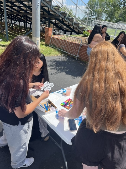 Students picking out tattoos