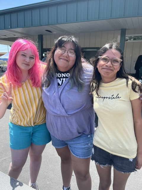 Val, Estrella & Jade together
