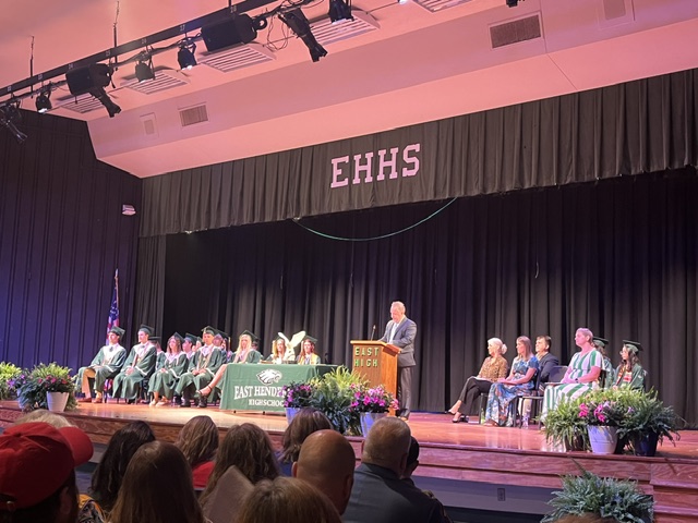 Mr. Scott addressing the audience at awards