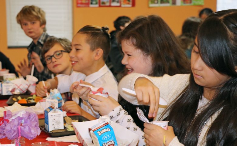 Students eating lunch