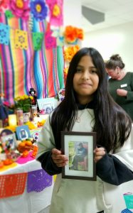 Sugarloaf student at the ofrenda