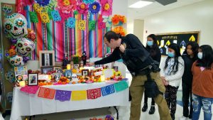 School Resource Officer at Sugarloaf ofrenda